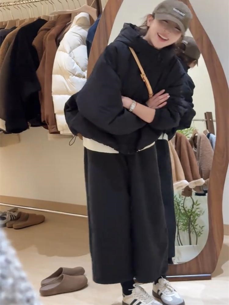 Winter Clothing Looks - Lamb Wool Jacket Vintage Clothing Woman